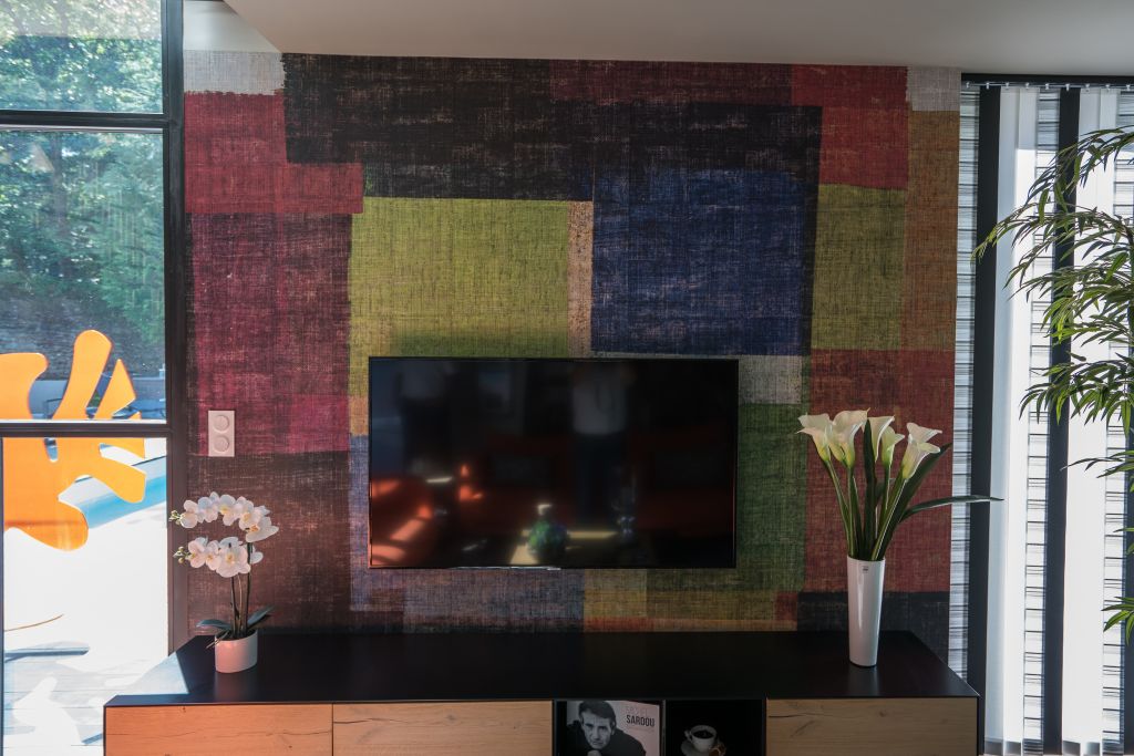Papier peint ARTE pour l'espace télé - Réalisation de peinture à Vannes