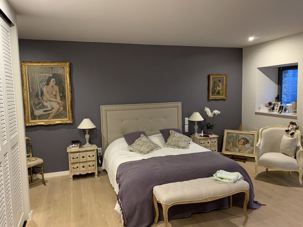 Pose de papier peint dans une chambre - AD Color Peintre à Vannes