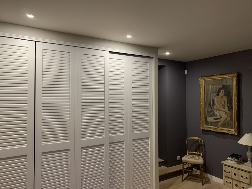 Peinture et papier peint dans une chambre - AD Color Peintre à Vannes