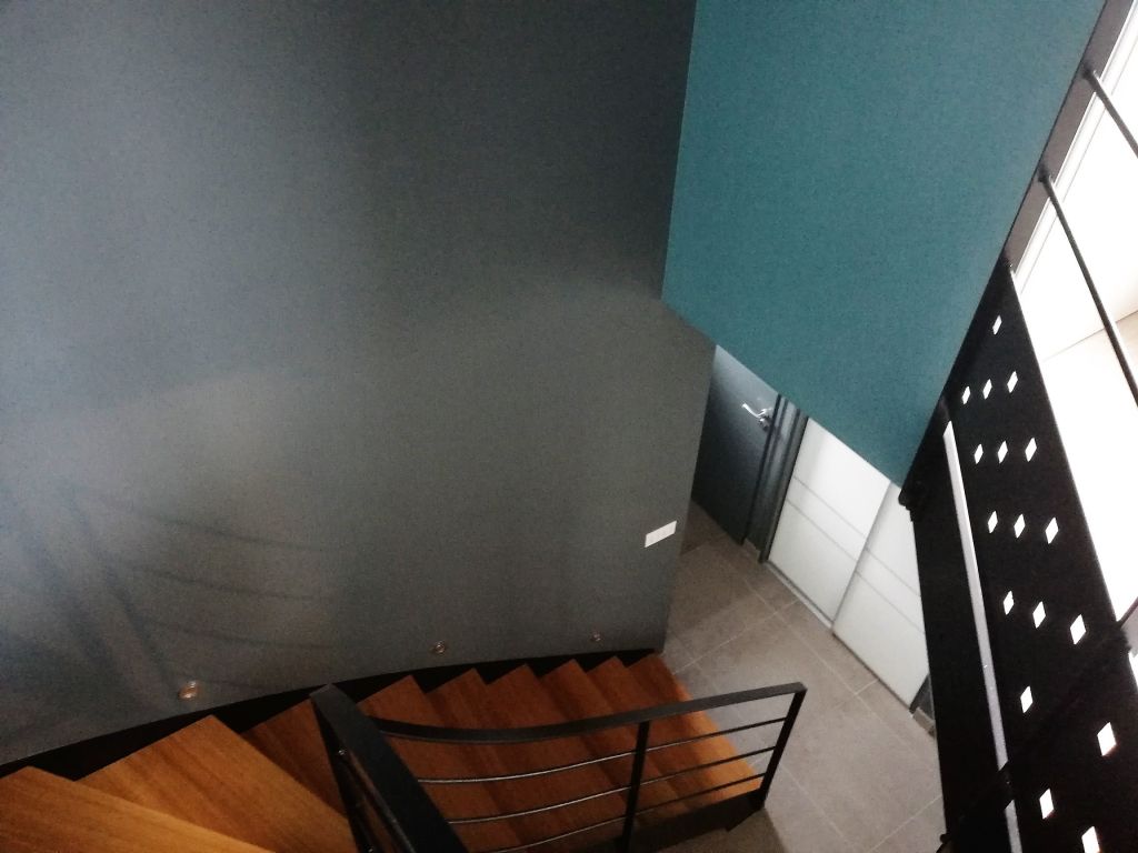 Cage d'escalier moderne - AD Color Peintre à Vannes