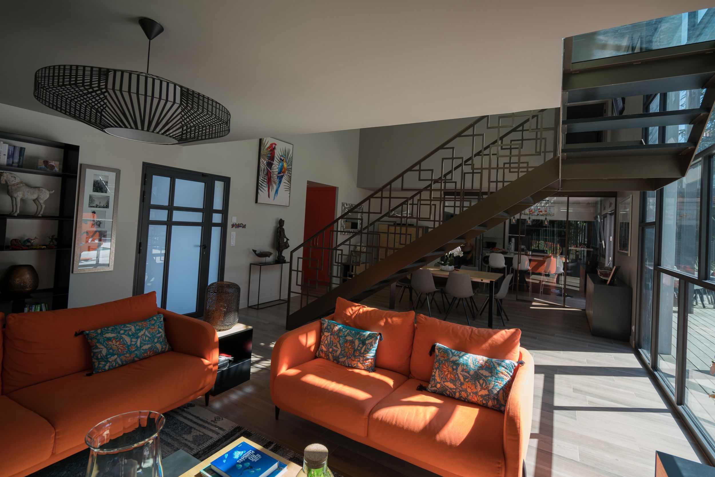 Peinture dans le séjour d'une maison contemporaine - AD Color Peintre à Vannes